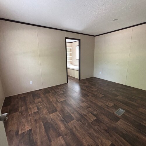 Foto del edificio - 121 Evans Ave