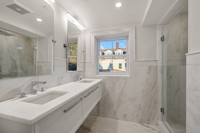 Foto del edificio - 1 School St