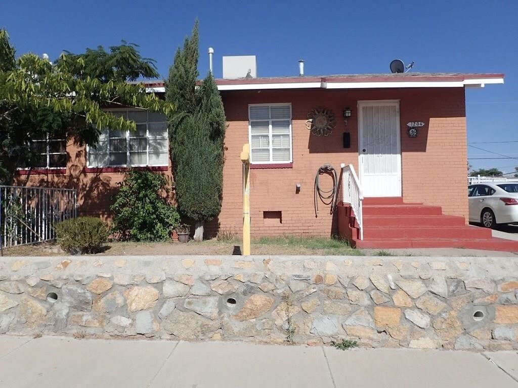 Primary Photo - 1204 Selden Dr