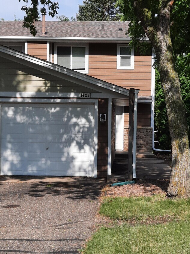 Primary Photo - 1402 2nd Ave S