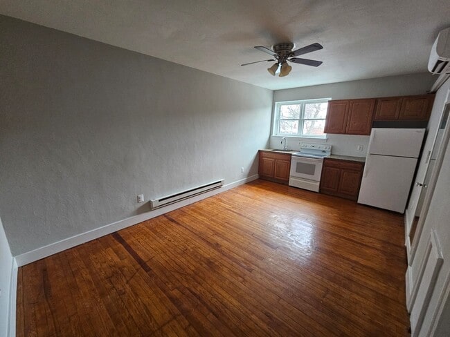 Building Photo - 5039 N 5th St