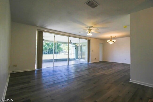 Building Photo - 5302 Malibu Ct