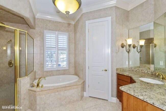 Foto del edificio - 4 br, 5 bath House - 1350 Lyndale Blvd