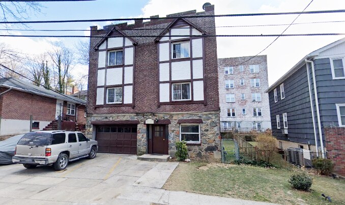 Primary Photo - 16 Valdale Ave