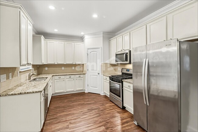 Foto del edificio - 514 Crestmont Ln