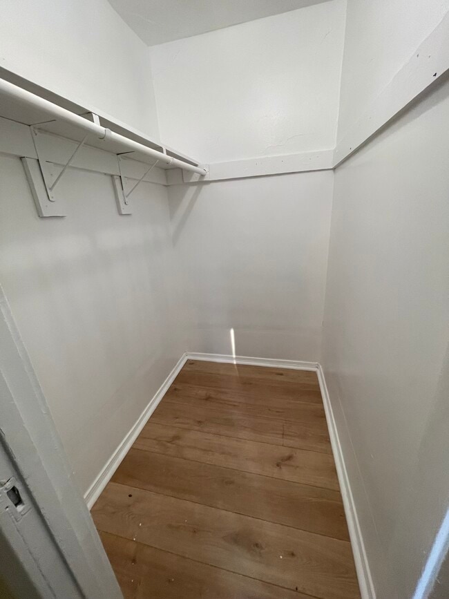 Armario del dormitorio - 1120 S Berendo St