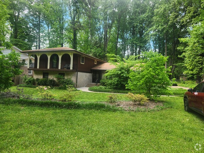 Building Photo - 4038 Briarglade Way