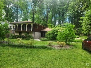 Building Photo - 4038 Briarglade Way