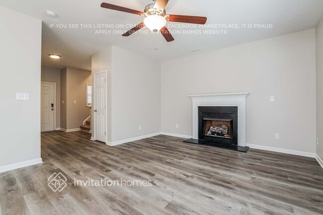 Building Photo - 3211 Hayling Dr