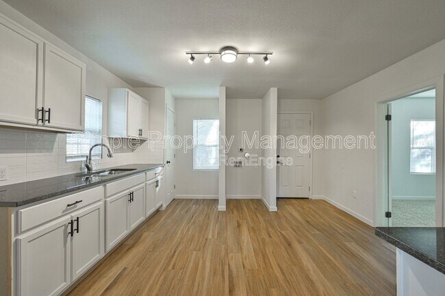 Foto del edificio - 3608 NW 16th St