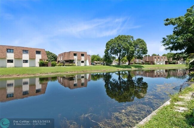 Building Photo - 1377 Seaview