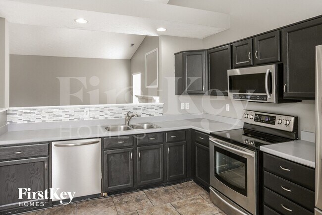 Foto del edificio - 5720 Ashby Dr