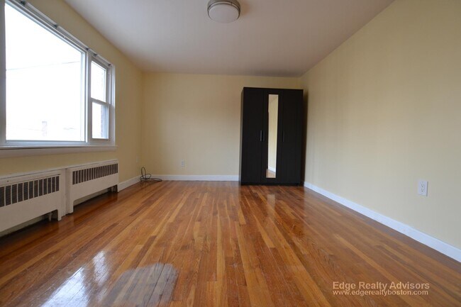 Foto del edificio - 265 Corey Rd