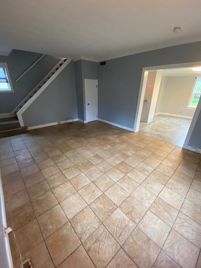 Sala de estar - 221 Dickinson Rd