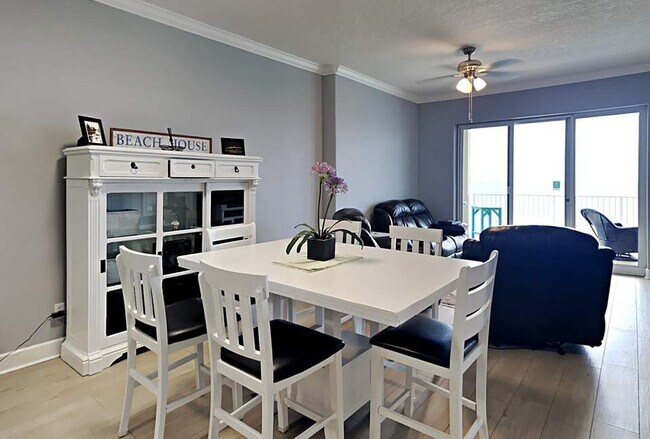 Foto del edificio - 10625 Front Beach Rd