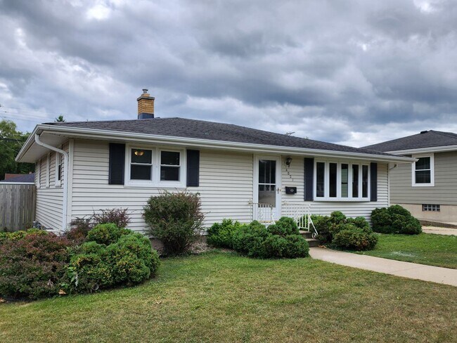 Foto del edificio - 4021 Harding Rd