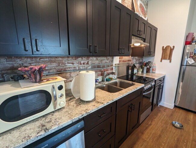 Building Photo - 2201 Lexington Ave