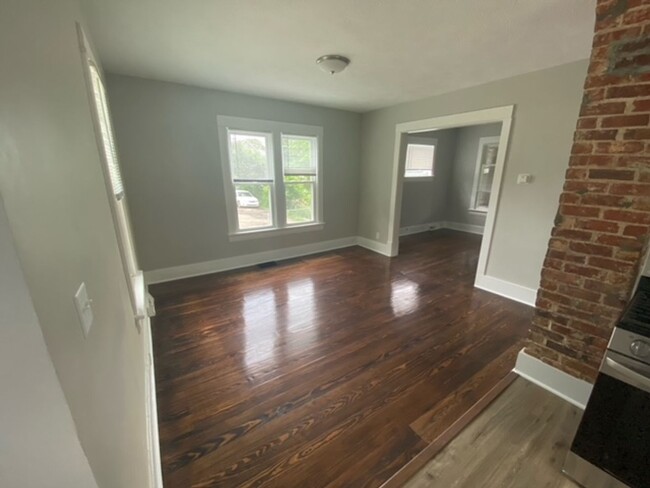 Building Photo - Fully Remodeled 3 Bed 1 Bath!!