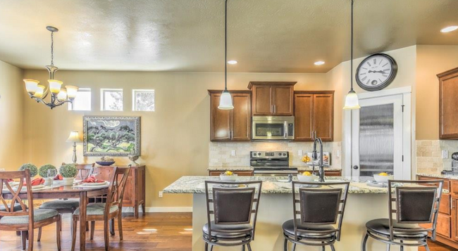 Foto del edificio - 3749 E Jump Creek Ln