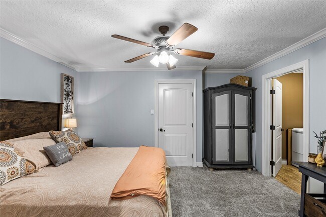 Foto del edificio - 112 April Wind Dr E