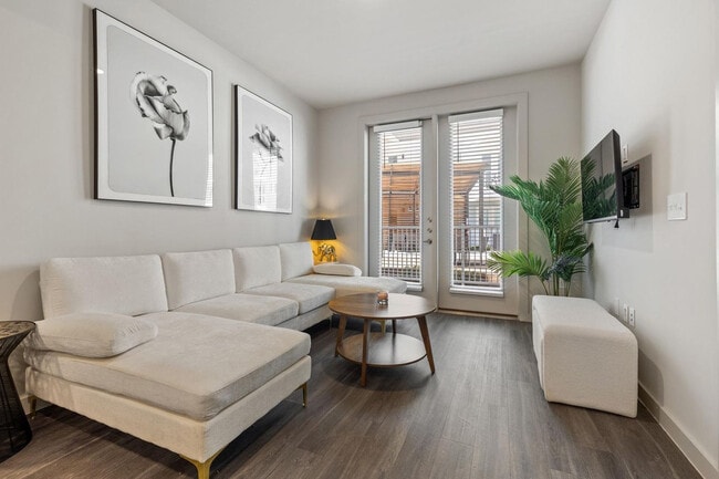 Building Photo - 5820 1/2 Cameron Rd