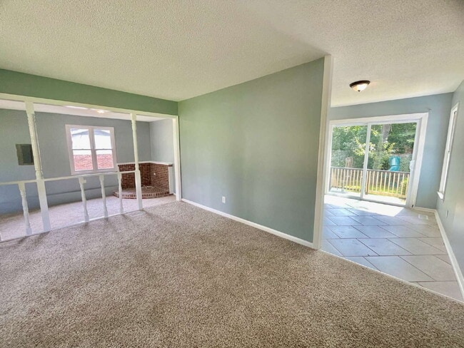 Building Photo - Charming 3-Bedroom Retreat In Fayetteville!