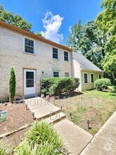 Building Photo - 7752 Matisse Way