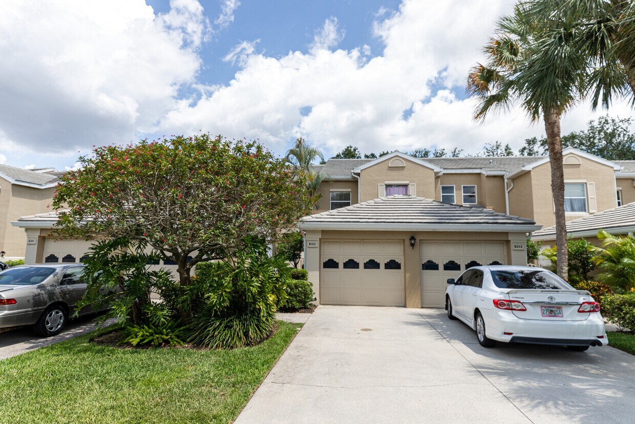 Foto principal - 12040 Summergate Cir