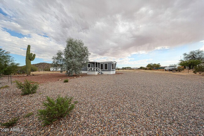 Building Photo - 9685 W Altadena Dr