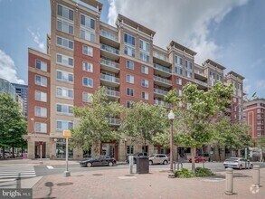Building Photo - 820 N Pollard St