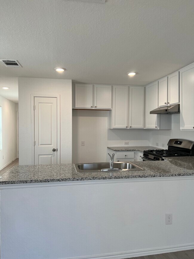 Building Photo - 10978 Presa Wy