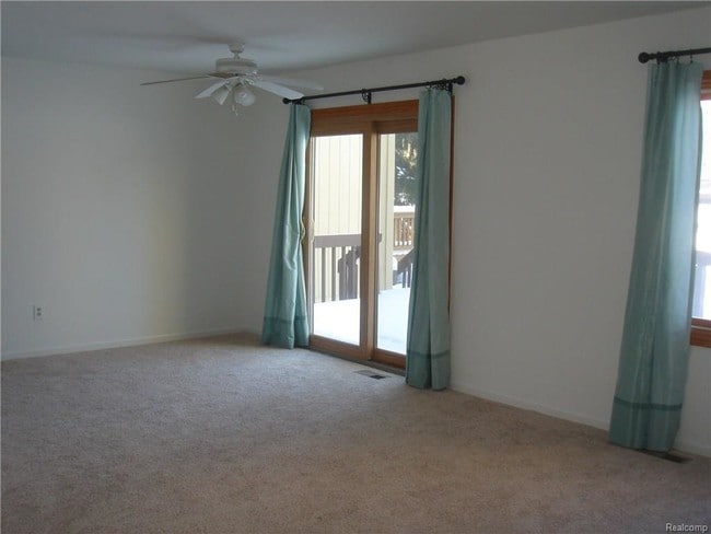Building Photo - 2160 Rochelle Park Dr