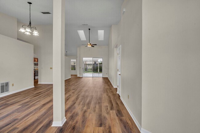Foto del edificio - Great Oviedo Home in Bentley Woods!