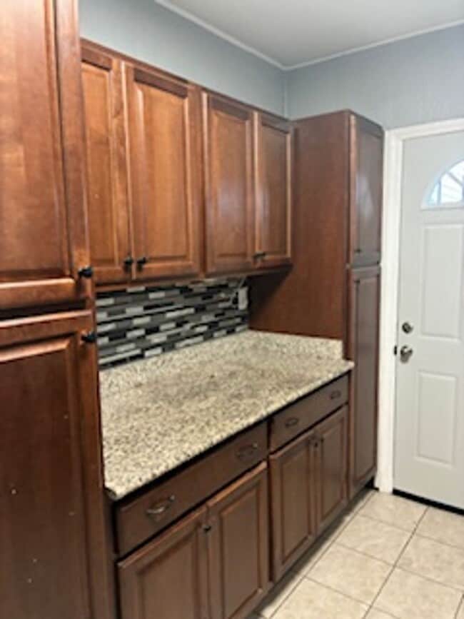 Building Photo - 10625 S Calumet Ave