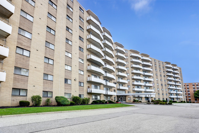 Foto del edificio - Southgate Towers Apartments