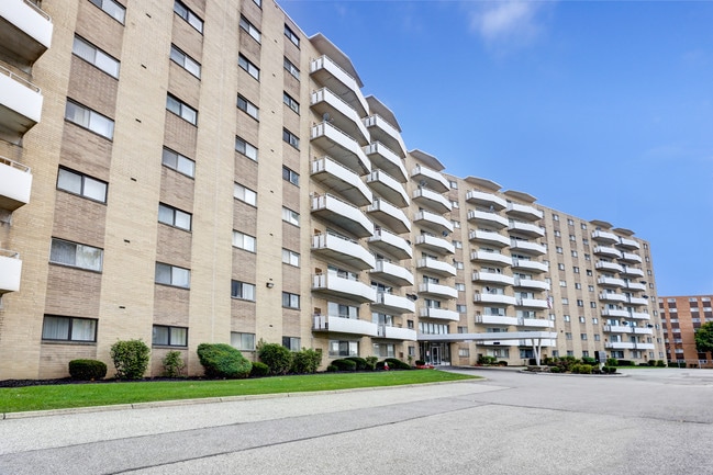 Building Photo - Southgate Towers
