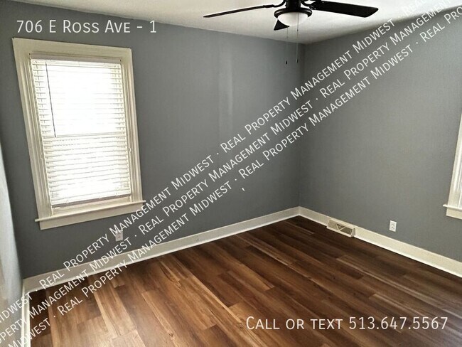Foto del edificio - 706 E Ross Ave