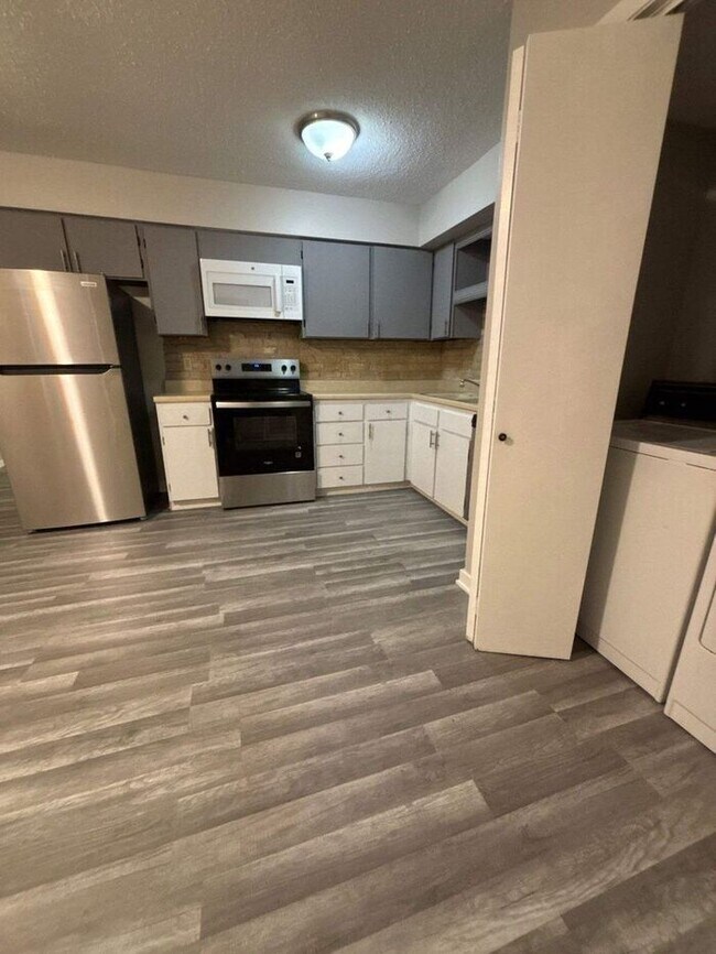 Foto del edificio - 4136 Enden Ln