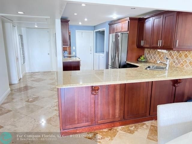 Foto principal - 2601 S Palm Aire Dr