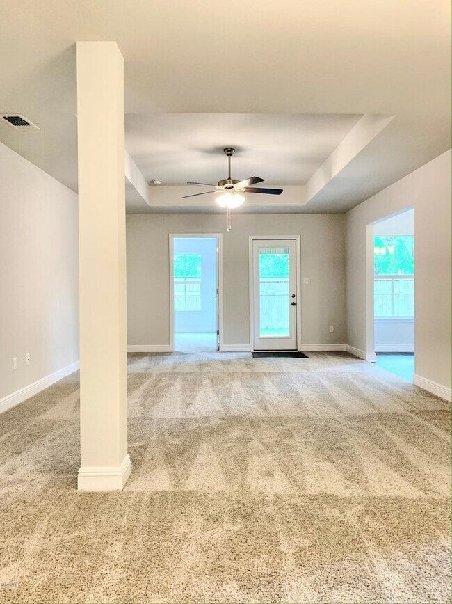 Building Photo - 16509 Lexington Ct