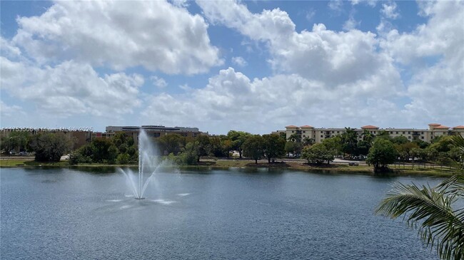 Foto del edificio - 9357 Fontainebleau Blvd