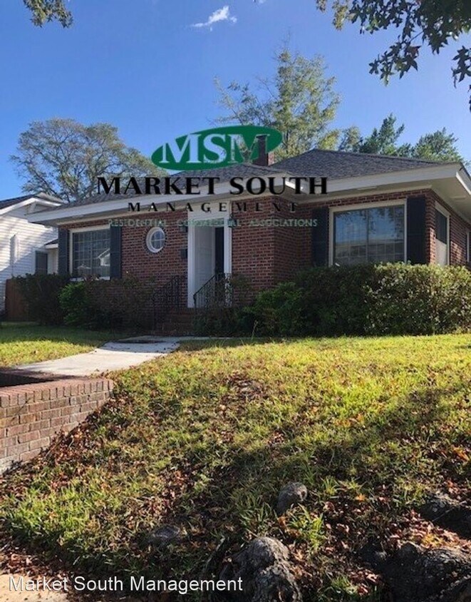 Foto principal - 3 br, 2 bath House - 425 E. 51st Street