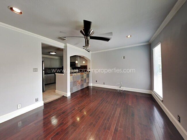 Foto del edificio - 2320 Cass St