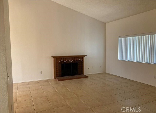 Building Photo - 14656 Blackbush Rd