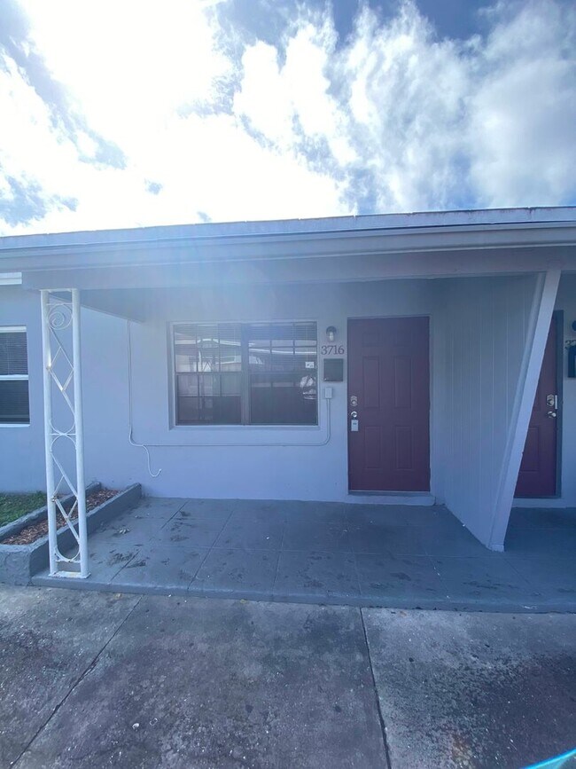 Foto del edificio - 3712 Henry Ave