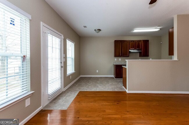 Foto del edificio - 320 Brookview Dr