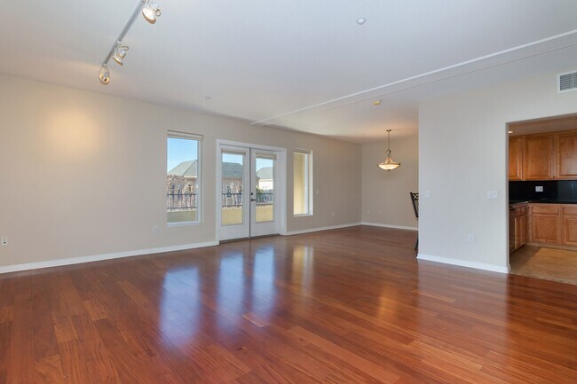 Foto del edificio - 301 W G St