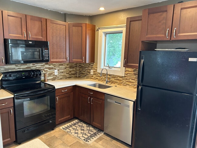 Building Photo - 50 Russell St