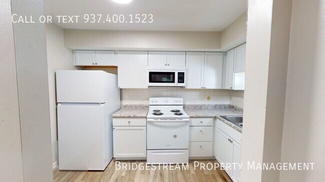 Building Photo - Charming 2-Bedroom Retreat at 461 N Broadw...