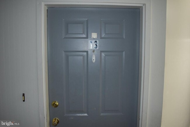 Foto del edificio - 1121 Stanley Ave